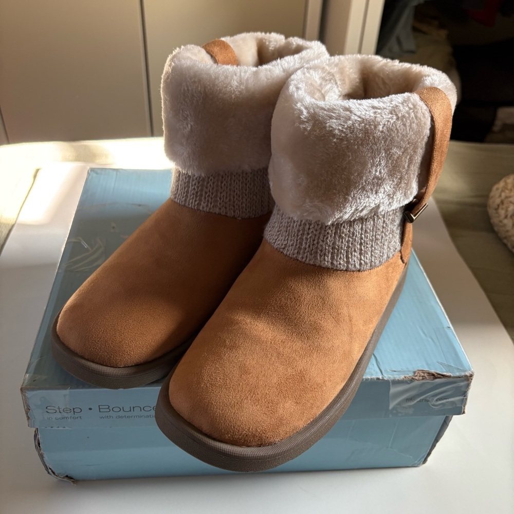 Life STRIDE Cozy Tan Winter Boots size 8